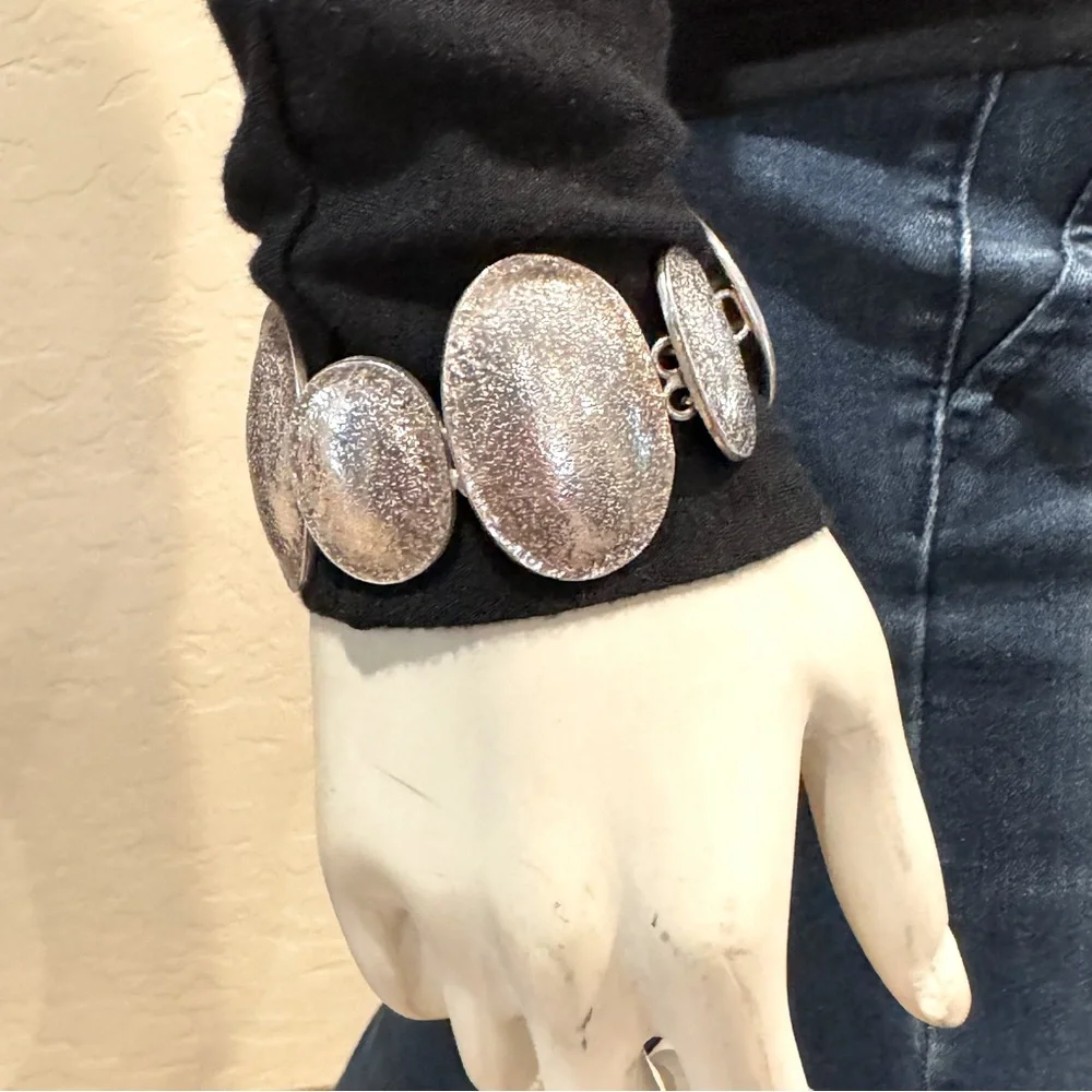 Hammered Medallion Link Bracelet